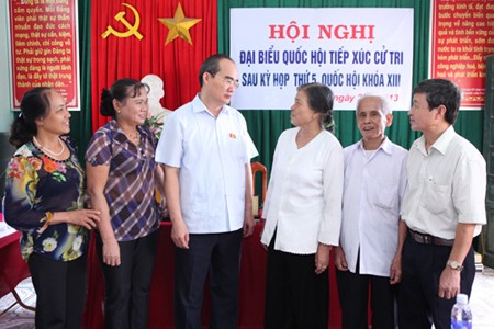 Deputy Prime Minister Nguyen Thien Nhan meets voters in Bac Giang  - ảnh 1